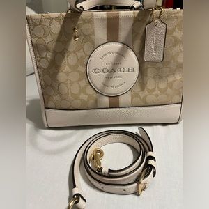 COACH like new Dempsey Carryall In Signature Jacquard With Stripe